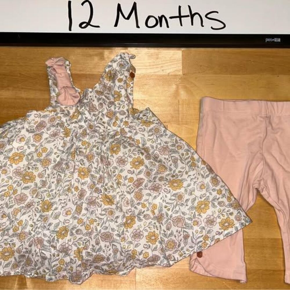 Baby Girls Floral Outfit with Missing Button Size 12 Months